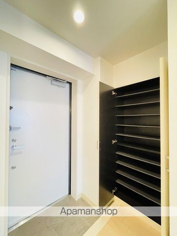 ルーエ千種の玄関写真