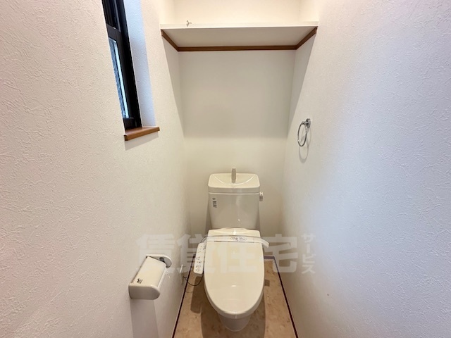 南海本線 湊駅 徒歩16分 2階建 築10年のトイレ写真