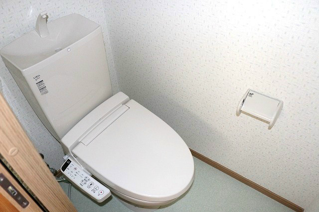トイレ　トイレにはウォシュレット付いてます。