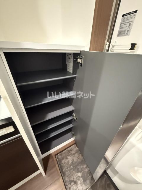 丘の上のフルールの玄関写真