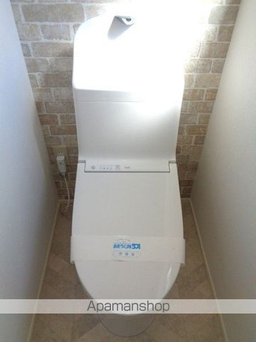 山形市 2階建 築35年のトイレ写真