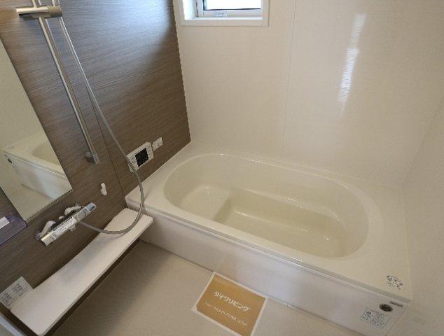 バス・シャワールーム　落ち着いた空間のお風呂です