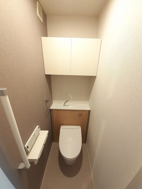 都電荒川線 小台駅 徒歩3分 3階建 築3年のトイレ写真