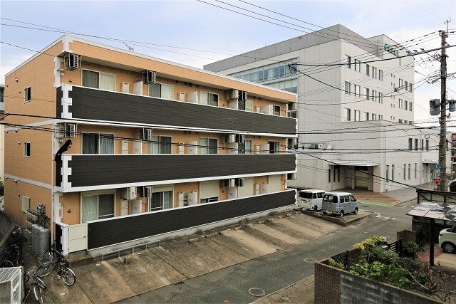 建物外観　最寄り駅徒歩8分圏内の人気マンションです！