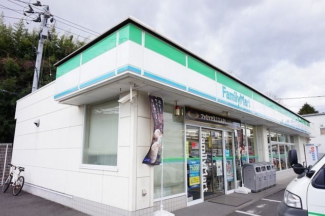 コンビニ　ファミリーマート泉インター店（コンビニ）まで1540m