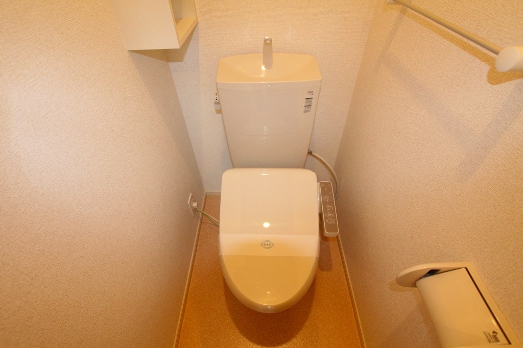 高松琴平電鉄長尾線 元山駅 徒歩9分 2階建 築11年のトイレ写真