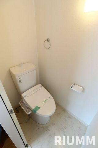 東急東横線 祐天寺駅 徒歩6分 2階建 築12年のトイレ写真