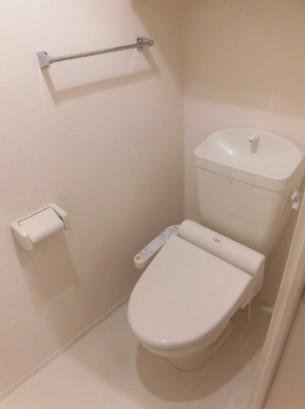 トイレ　清潔感のあるトイレです