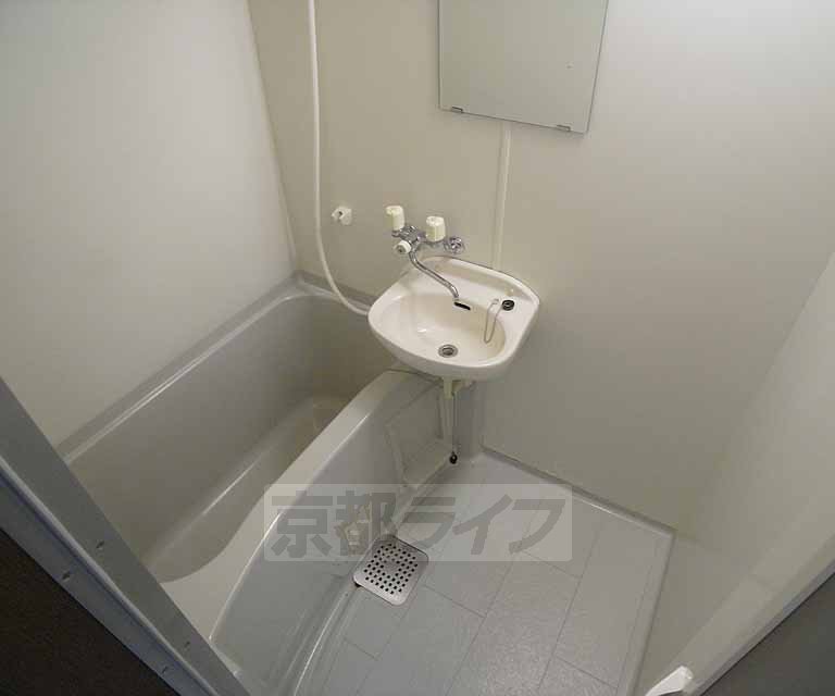 バス・シャワールーム　お風呂・トイレ別のタイプです。
