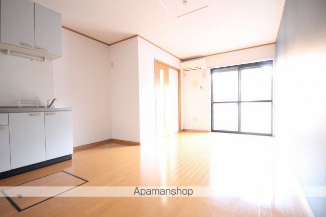デュープレックス吉川IIIの居間写真
