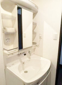 洗面設備　【駅まで平坦♪南向きで窓の多い明るいお部屋！】おすすめ！
