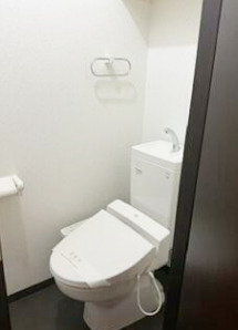 トイレ　【駅まで平坦♪南向きで窓の多い明るいお部屋！】おすすめ！