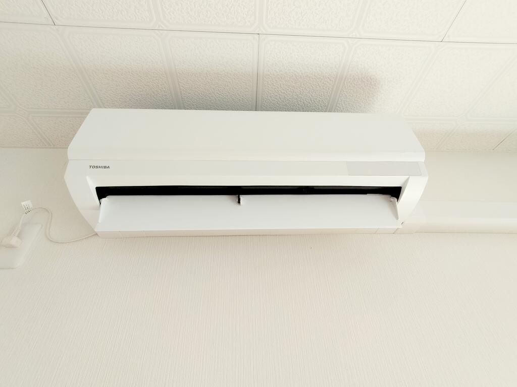 その他設備　夏もカラッと快適なエアコン付き♪