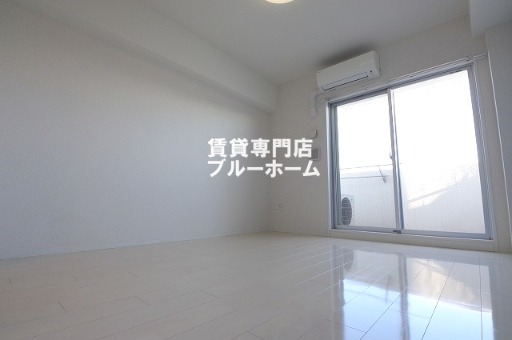 居室・リビング　8帖の明るいお部屋！