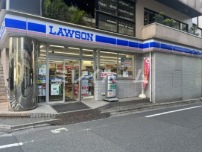 コンビニ　ローソン 大森駅北口店（コンビニ）まで92m