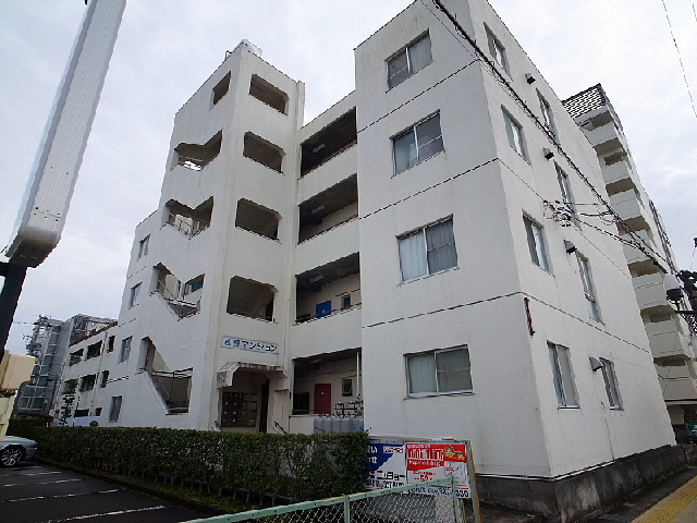 松野マンションの建物外観