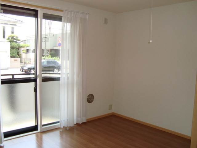 居室・リビング　ティアラの洋室