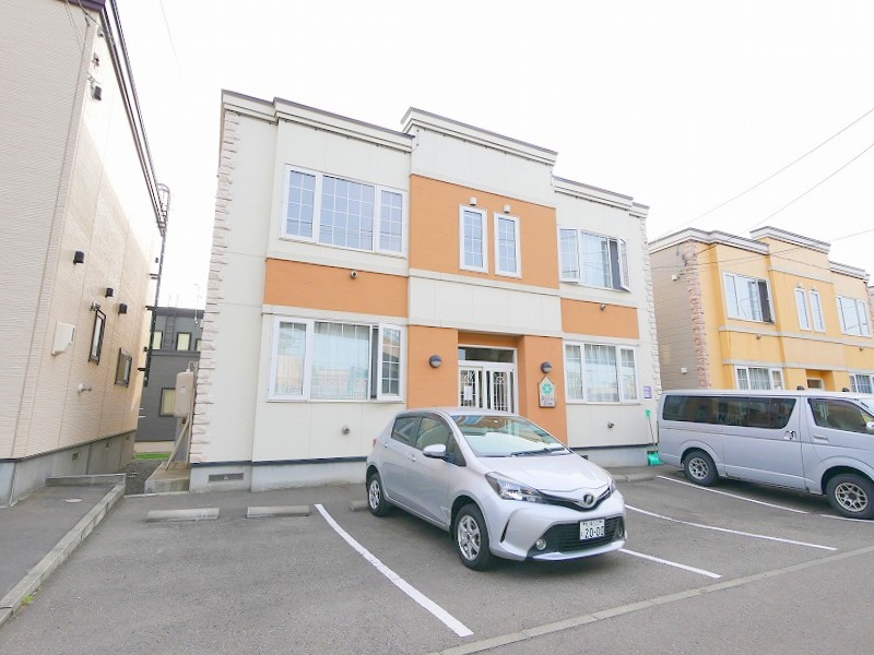 建物外観　敷金・礼金ナシでのご契約ができます♪