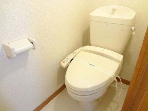 トイレ　温水便座付きで快適生活　　　　風呂・トイレ別