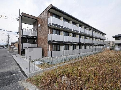 【レオパレス日永東の建物外観】