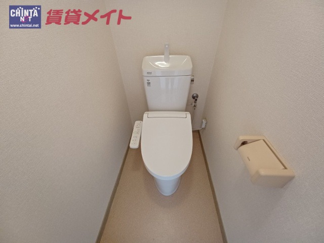【伊勢市久世戸町のマンションのトイレ】