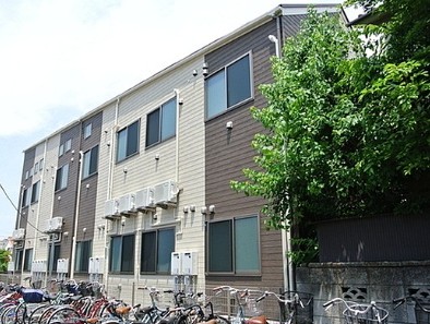 足立区西竹の塚のアパートの建物外観