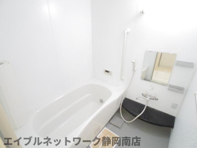 バス・シャワールーム　日々の疲れを癒すお風呂付です