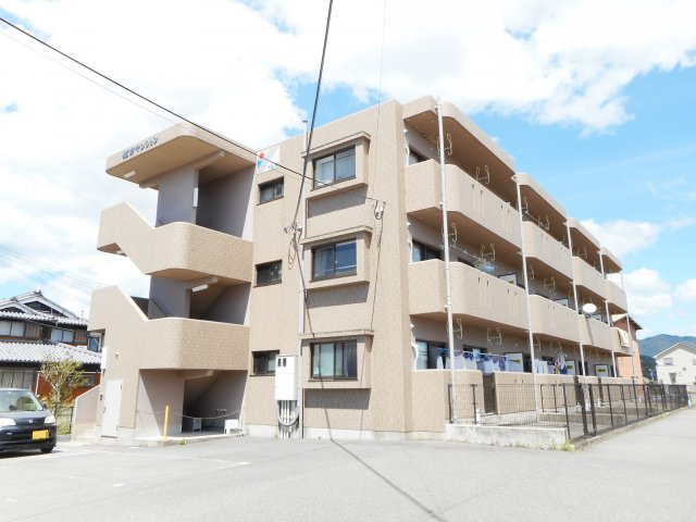 【鯉田マンションの建物外観】