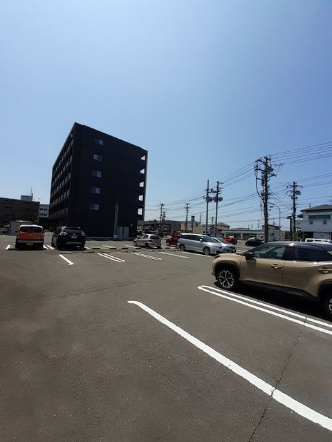 【クレアトゥールの駐車場】