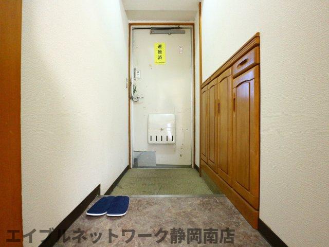 玄関　落ち着いた玄関です