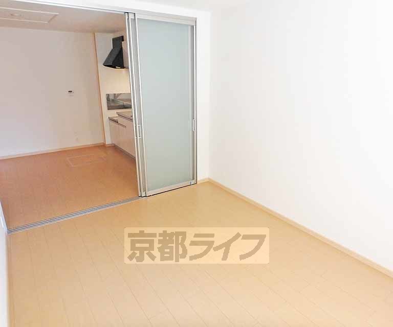 居室・リビング　南向きのフローリングです