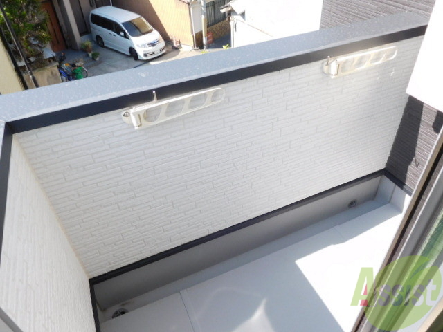 バルコニー　洗濯物たくさん干せて乾きます