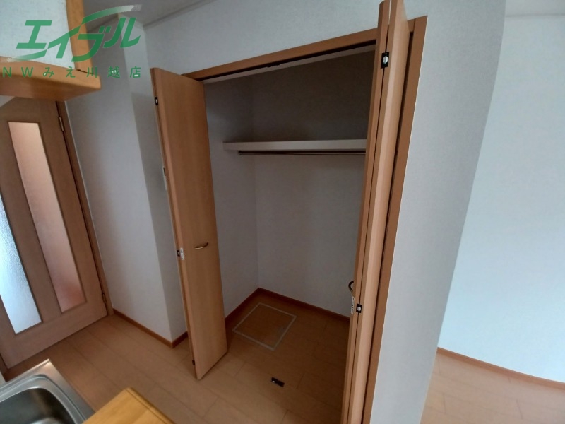 収納　同型反転タイプ