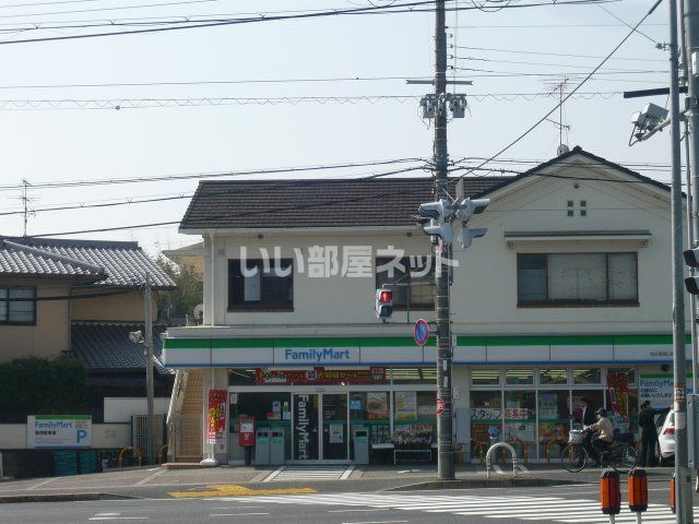 コンビニ　ファミリーマート 向日洛西口店（コンビニ）まで892m