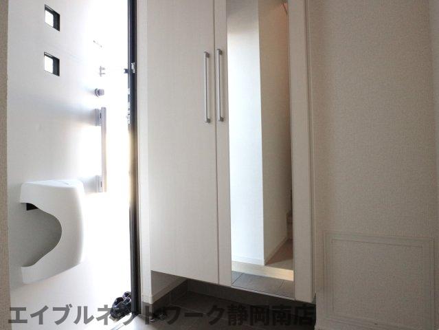 玄関　明るい玄関です