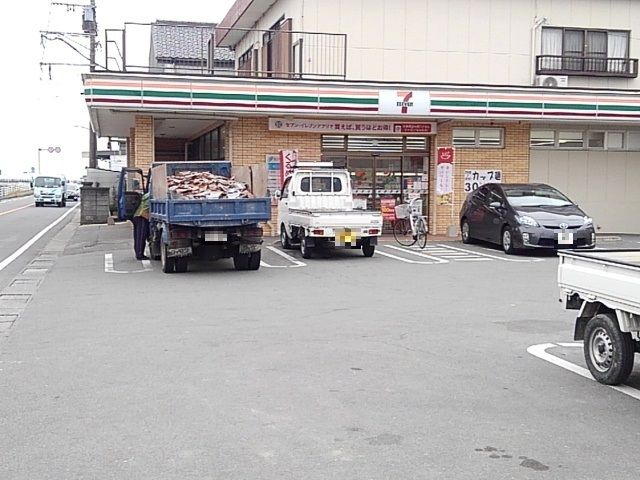 コンビニ　セブンイレブン大善寺藤吉店（コンビニ）まで750m