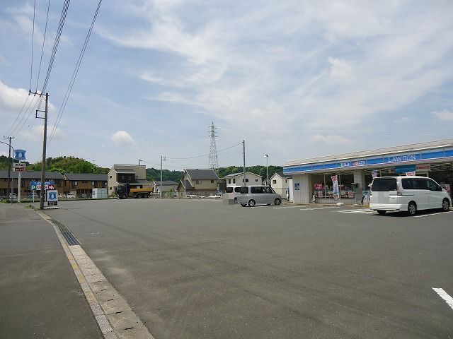 コンビニ　ローソン君津郡店（コンビニ）まで290m