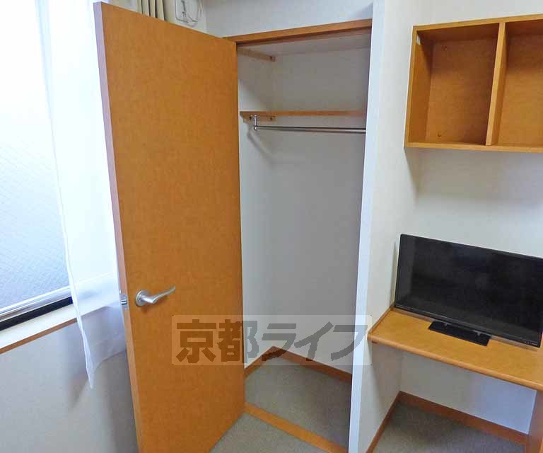 収納　シンプルなクローゼットです。