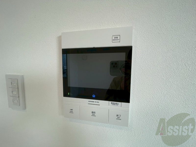 セキュリティ　ＴＶモニター付インターホンです。来客者の顔が見えるので安心！