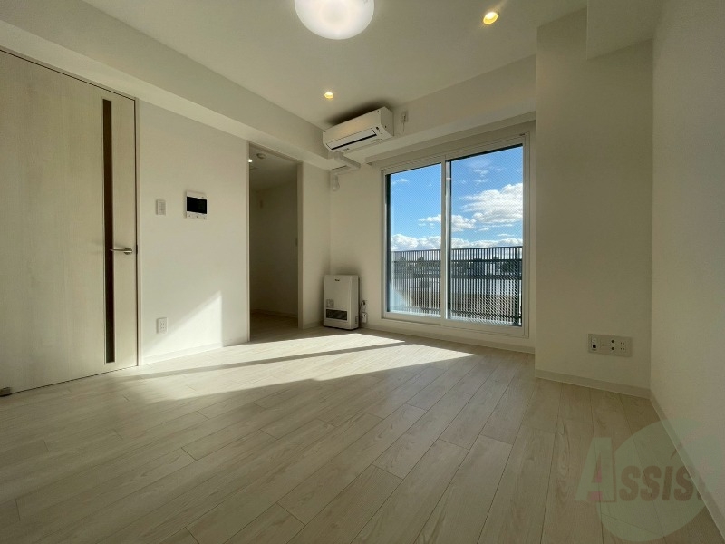 居室・リビング　広々としたリビングですね。使い勝手がよさそうですね！