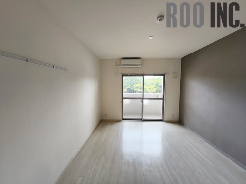 居室・リビング　写真は反転のお部屋です