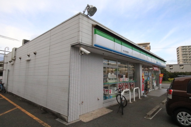 コンビニ　ファミリーマート　中川好本町店（コンビニ）まで500m