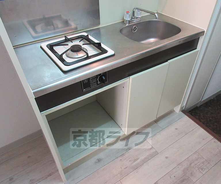 キッチン　圧迫感のないキッチンです・