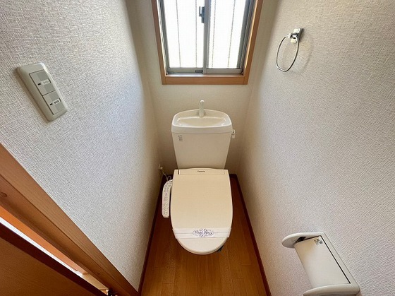 トイレ　※別部屋の写真です