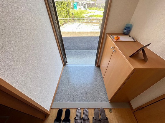 玄関　※別部屋の写真です