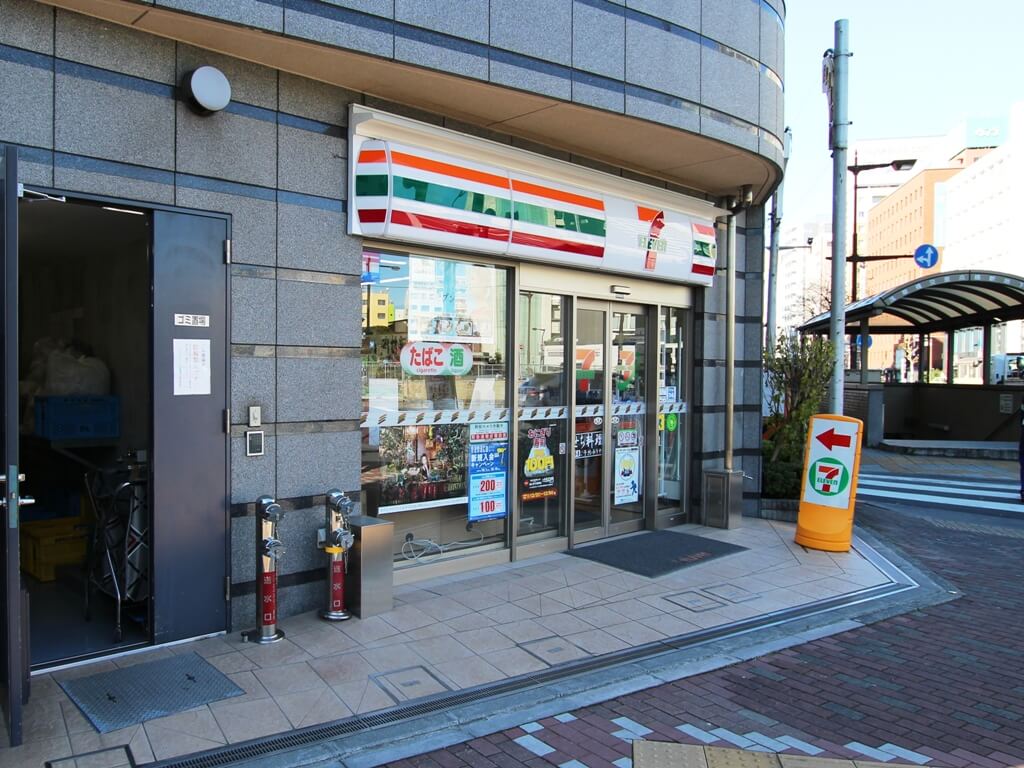 コンビニ　セブンイレブン日本橋横山町店（コンビニ）まで80m