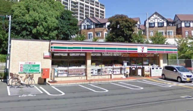 コンビニ　セブンイレブン　吹田新芦屋上店（コンビニ）まで124m