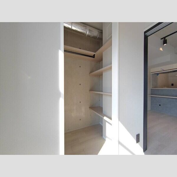 収納　室内イメージ（同シリーズ内装写真）