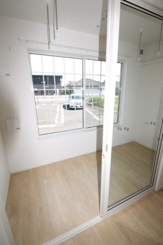 バルコニー　開放的で明るい空間を演出してくれるバルコニーです