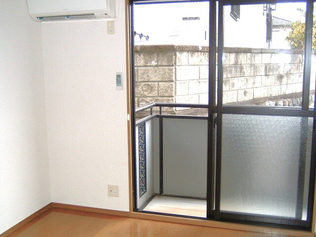 居室・リビング　洋室６帖　南向きのお部屋です☆